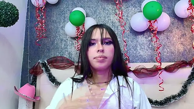 Cloeandtyfanny's cam snapshot