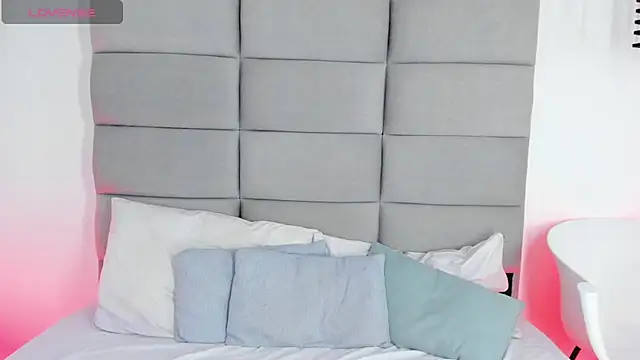 Violett_Nyx's cam snapshot