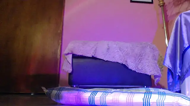 bunnyemilyrose36's cam snapshot