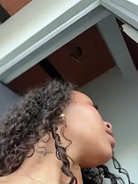 MarieLeon live sex cam