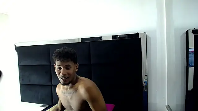 Hilarydolls live sex cam