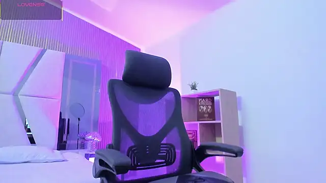 ManuelaEvans_'s cam snapshot