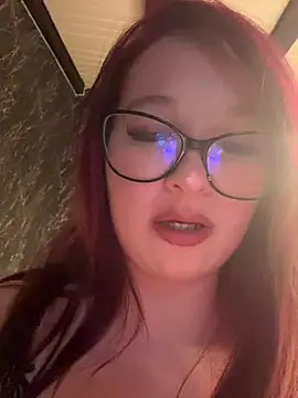 LittleChaosQueen live sex cam