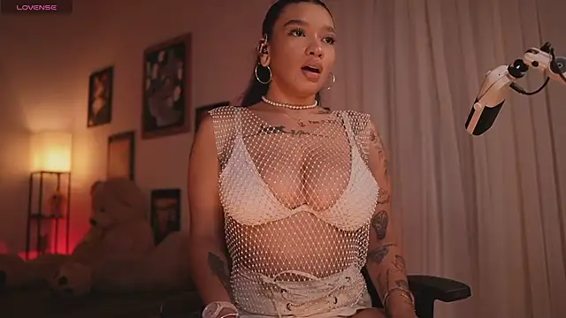 HannahW_'s cam snapshot