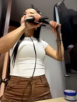 Naatalia live sex cam