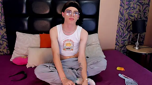 mysterius_boy live sex cam