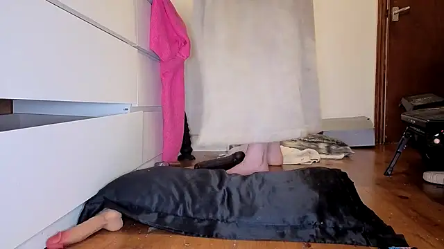 ENGLISHEMILY_69's cam snapshot