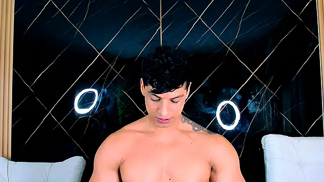 Owen_Muzcle live sex cam