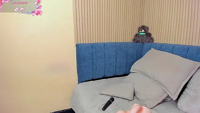 angel_ponce's cam snapshot