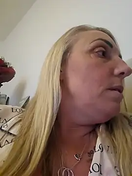 theblondecocklover's cam snapshot