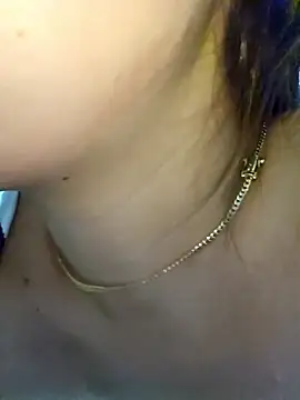 Sexy-girl live sex cam