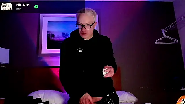 Snarfle82 live sex cam