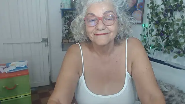 FunnyGrandma live sex cam