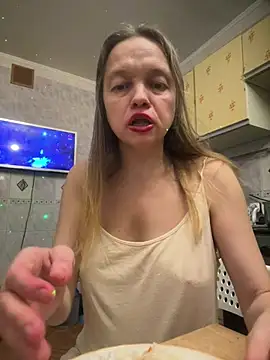 Suzanele's cam snapshot