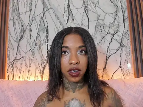 Pauline_Fox's cam snapshot