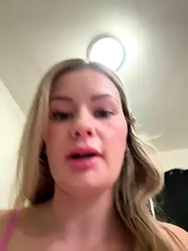 LoveShae_'s cam snapshot