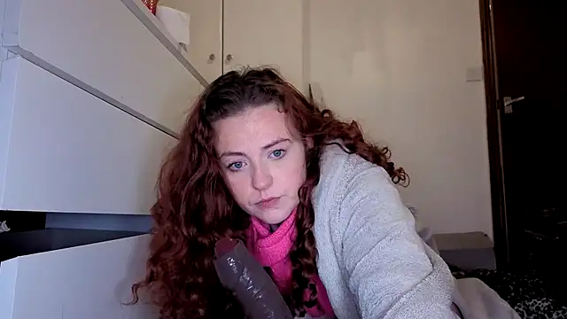 ENGLISHEMILY_69's cam snapshot