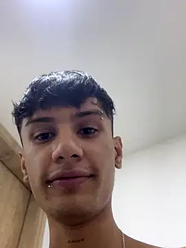 Andycillo live sex cam