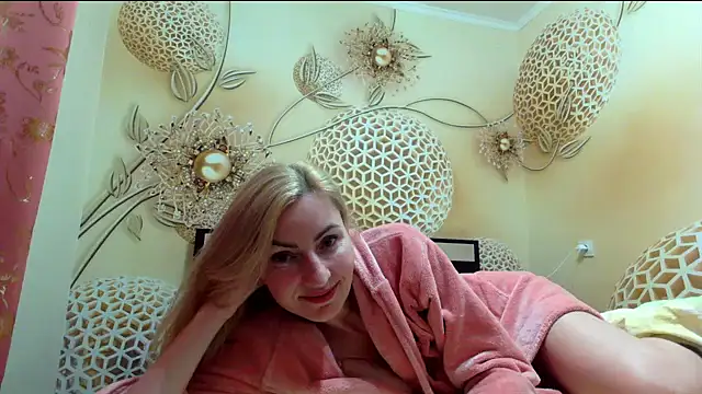 Yourrealgirl's cam snapshot