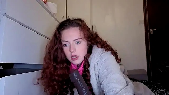 ENGLISHEMILY_69's cam snapshot