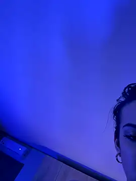 VitoriaCarusso live sex cam