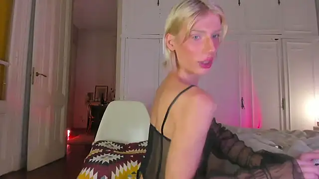 AliceSnowCatt live sex cam