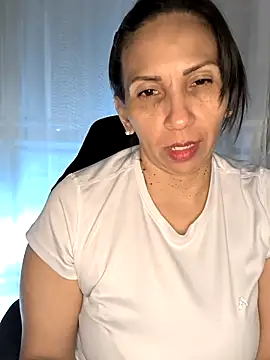 Mrsvictoriaaa live sex cam