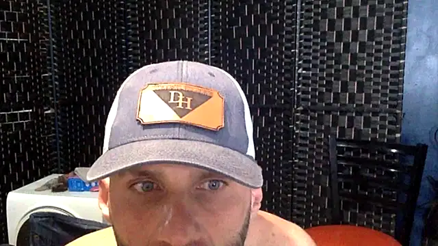 sexyhotstud12's cam snapshot