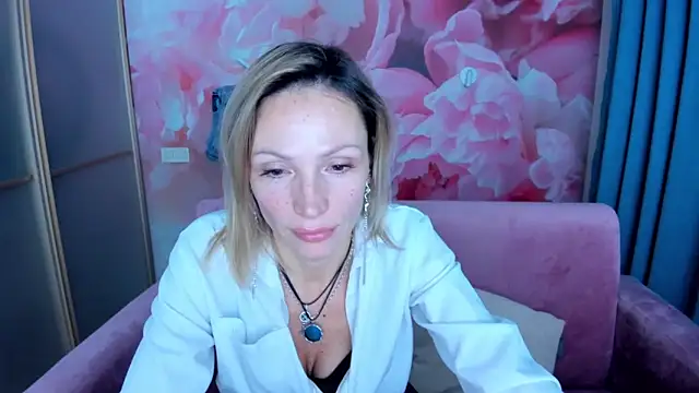 AlinaMoor's cam snapshot