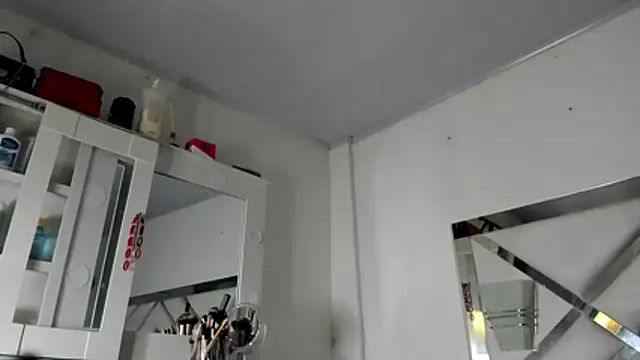 maybelline69's cam snapshot