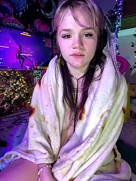 Cutiepiespanks's cam snapshot