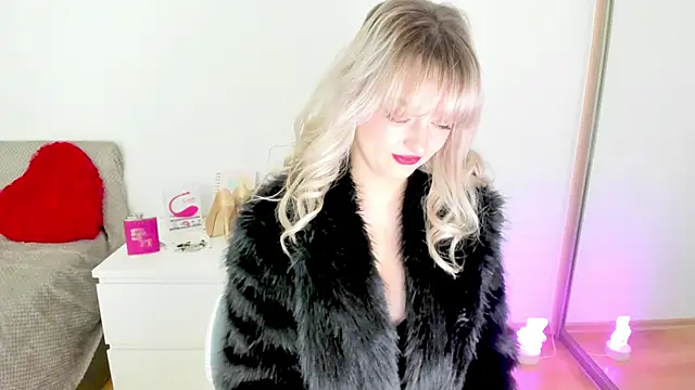 Queen_in_touch's cam snapshot