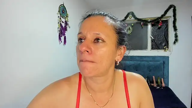 sofi_saliva2511's cam snapshot