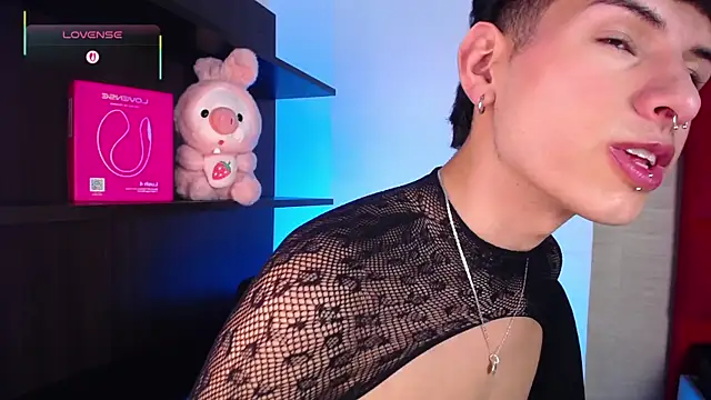 Ezra_Storm live sex cam