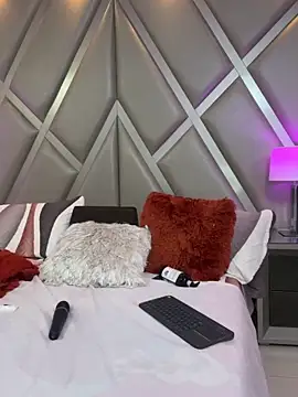 AlesiaCooper live sex cam