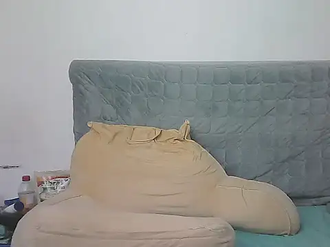 AlphaLatinoBear live sex cam