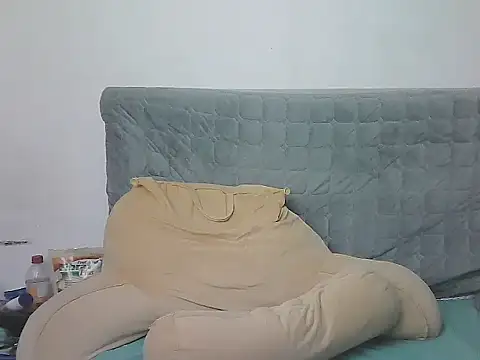 AlphaLatinoBear's cam snapshot