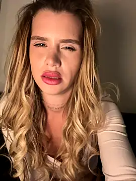 EmiliaCatalina's cam snapshot