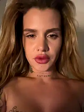 EmiliaCatalina's cam snapshot