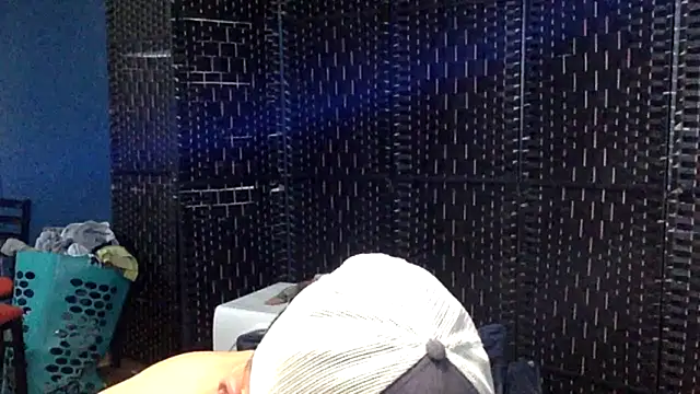 sexyhotstud12 live sex cam