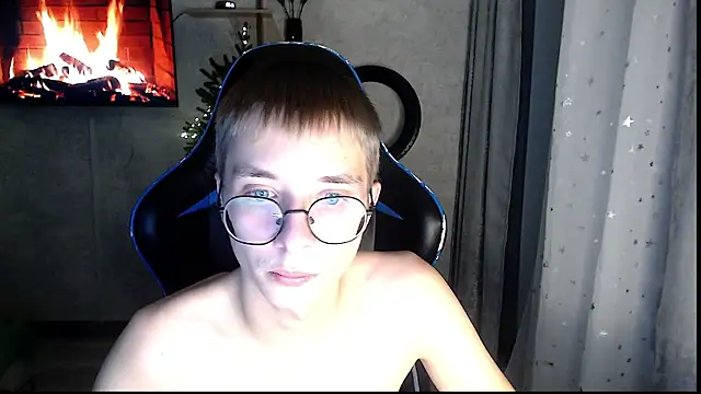 glasses_cat's cam snapshot