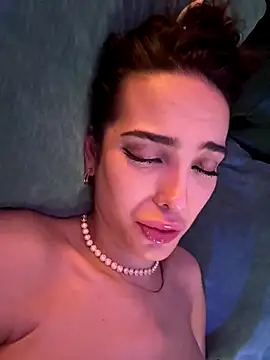 VitoriaCarusso live sex cam