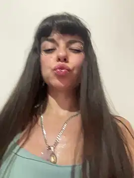 VioletaSubmissive live sex cam