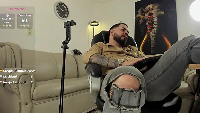 Ethan_Castellano live sex cam