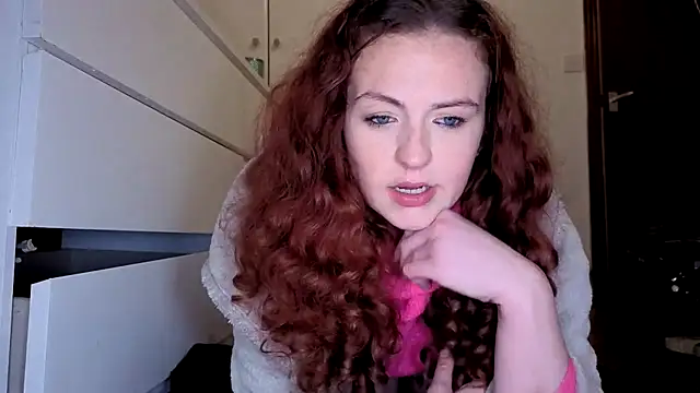 ENGLISHEMILY_69's cam snapshot