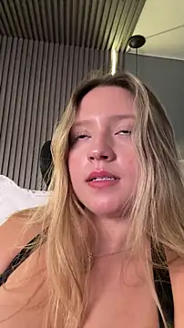 MiaPetit_ live sex cam