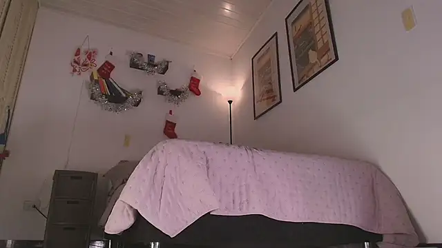 mmycaliope's cam snapshot