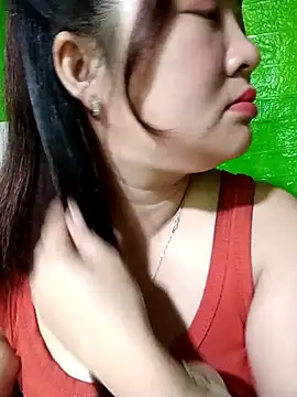 Bee-bgolden live sex cam