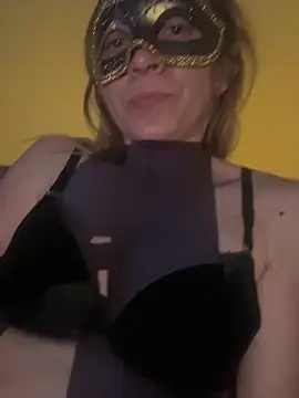 SexyMamiVee live sex cam