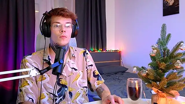 DENIS_HERE's cam snapshot